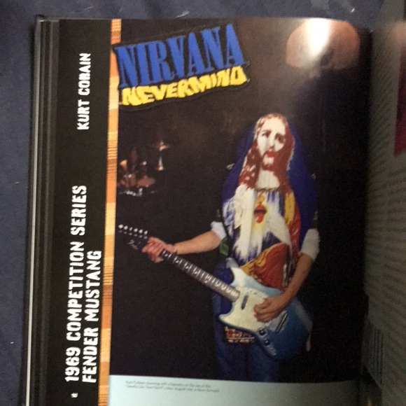 2010 Star Guitars hard cover book - Picture 4 of 7